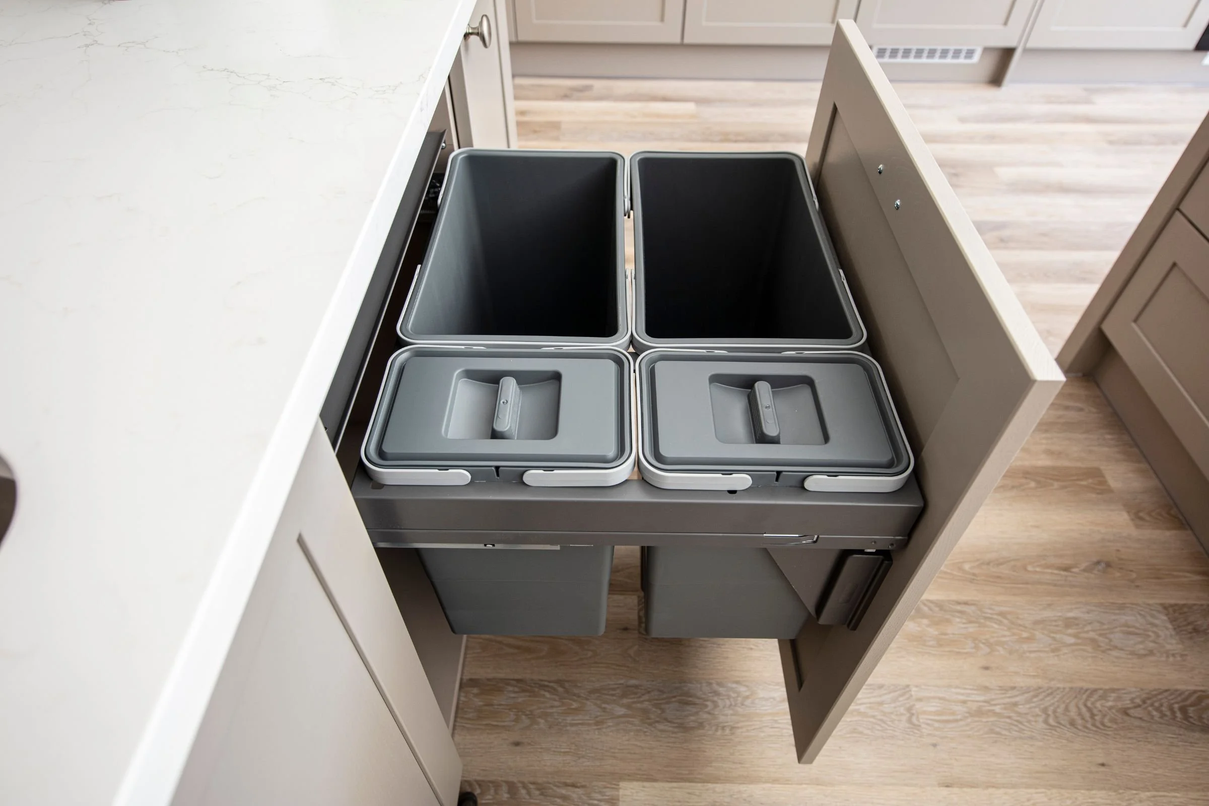 Kitchen_bin_close.jpg
