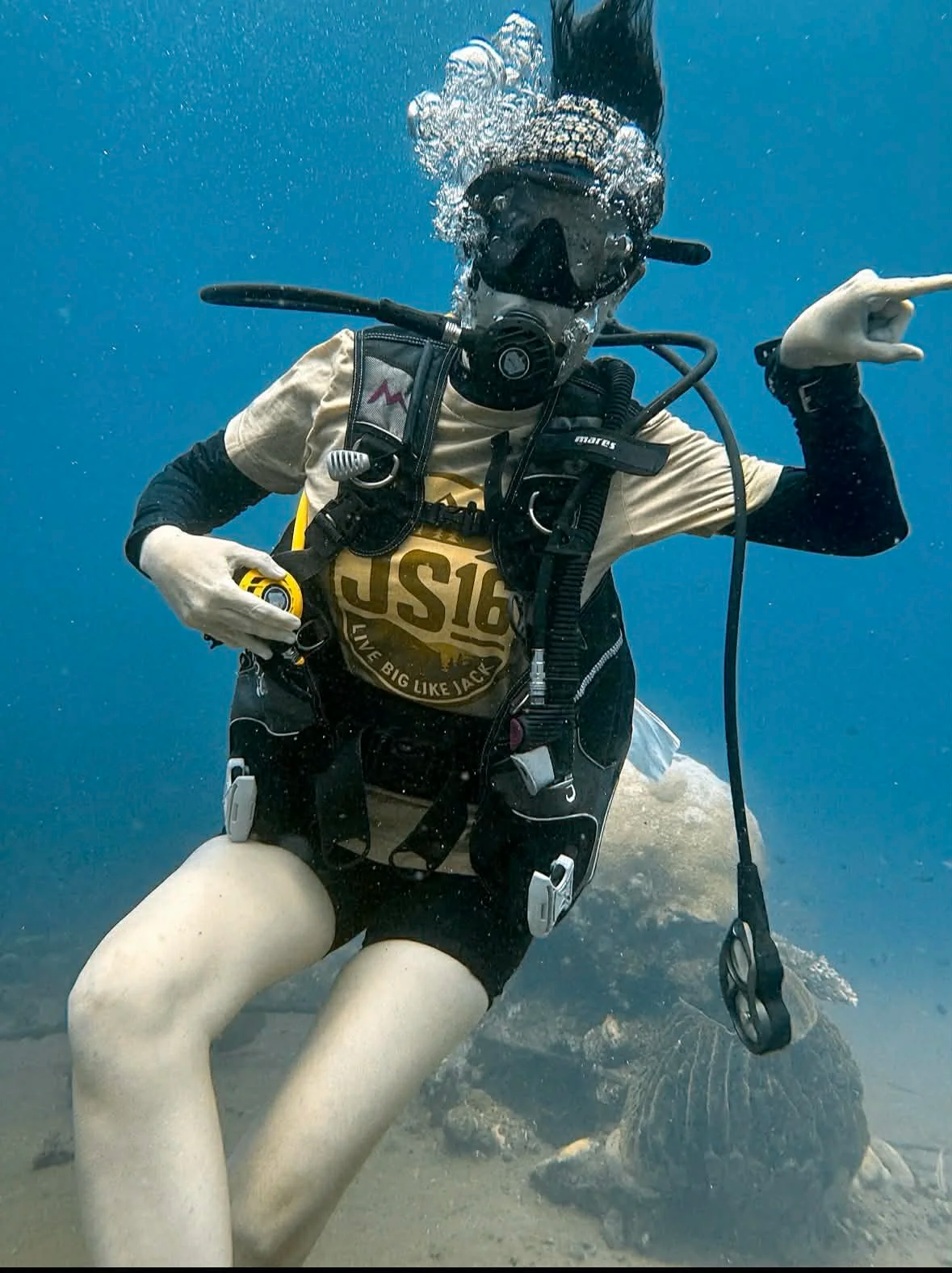 May 29, 2026-Kelly Cote LIVING BIG in the Philippines.