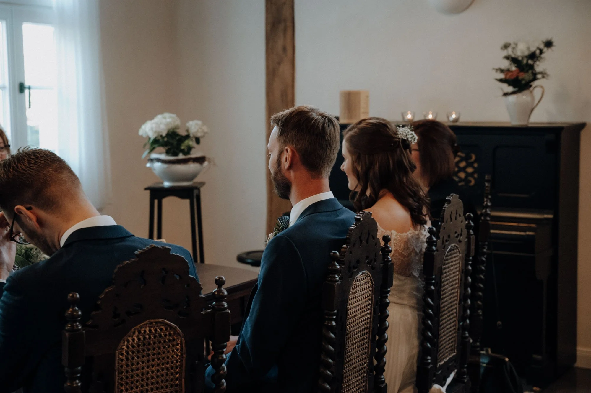 JenniTobi-30-hochzeitsfotograf-bielefeld-jules-hearse.jpg