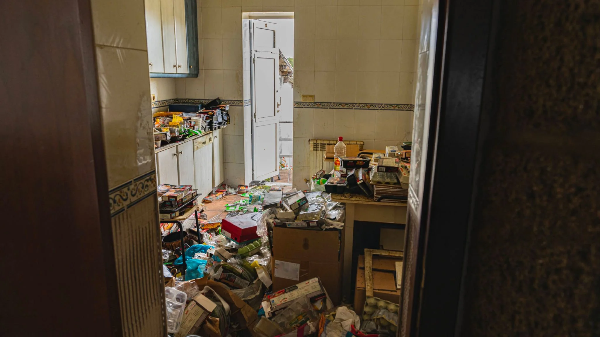  

   
     Hoarding & Biohazard Clearance 
     Sensitive, structured clearance of hoarded environments involving waste, contamination or health risks — handled with care, discretion and full compliance. 
   