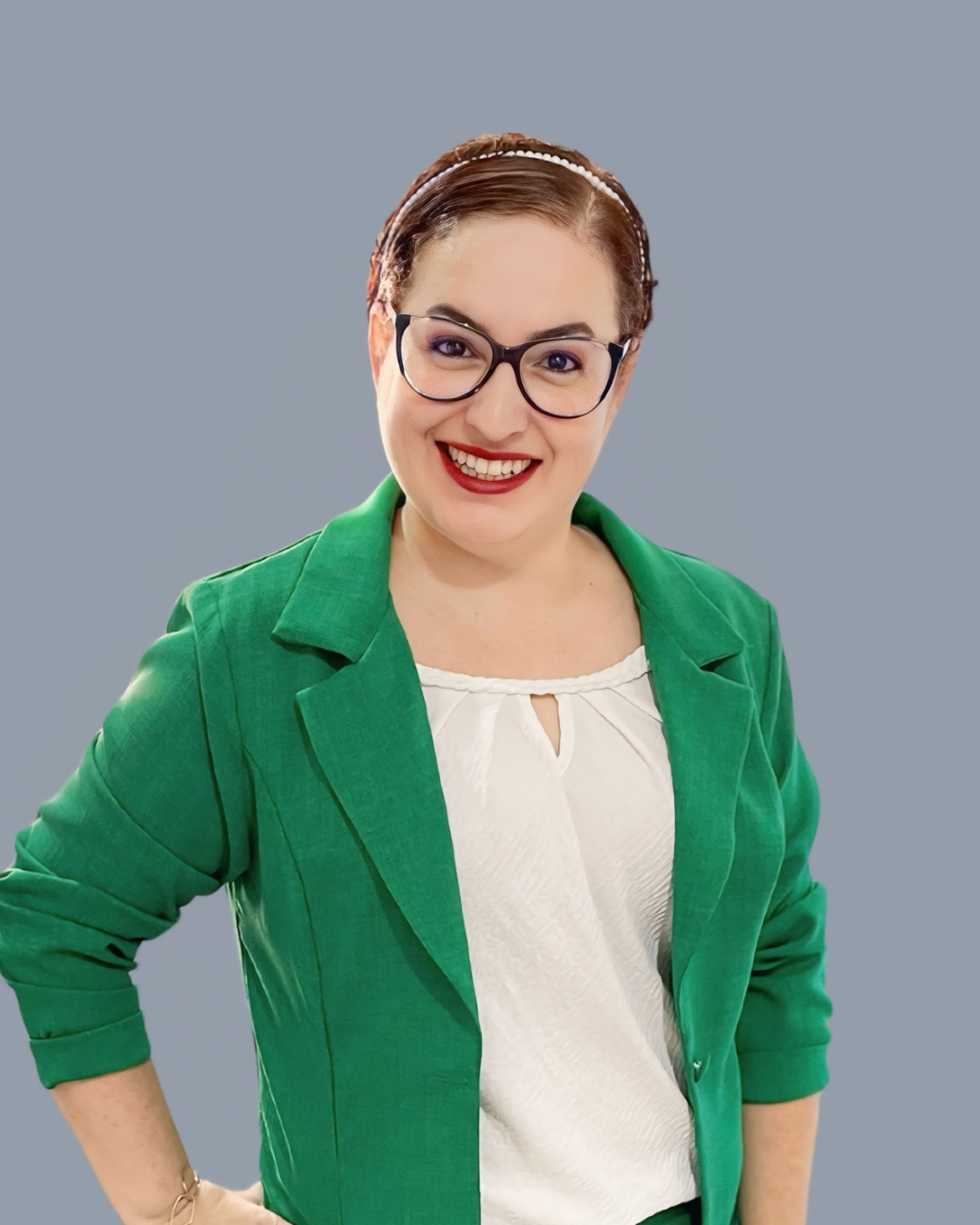 Vihvi Allves, estrategista em marketing jurídico e personal branding para advogadas, com atuação focada em autoridade, reputação e posicionamento ético.