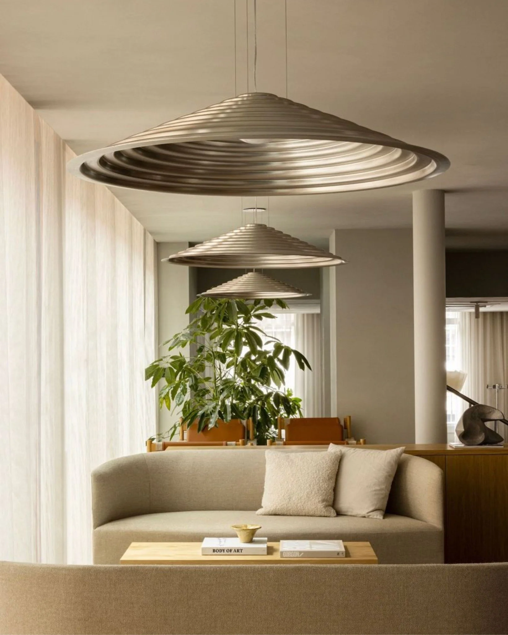 Une curation pointue, un &oelig;il graphique. Chaque &eacute;l&eacute;ment s&eacute;lectionn&eacute; chez MAAGMA r&eacute;pond &agrave; une exigence esth&eacute;tique et technique.

#maagma #designcuration #interiordesignbelgium #nivelles #mat&eacute