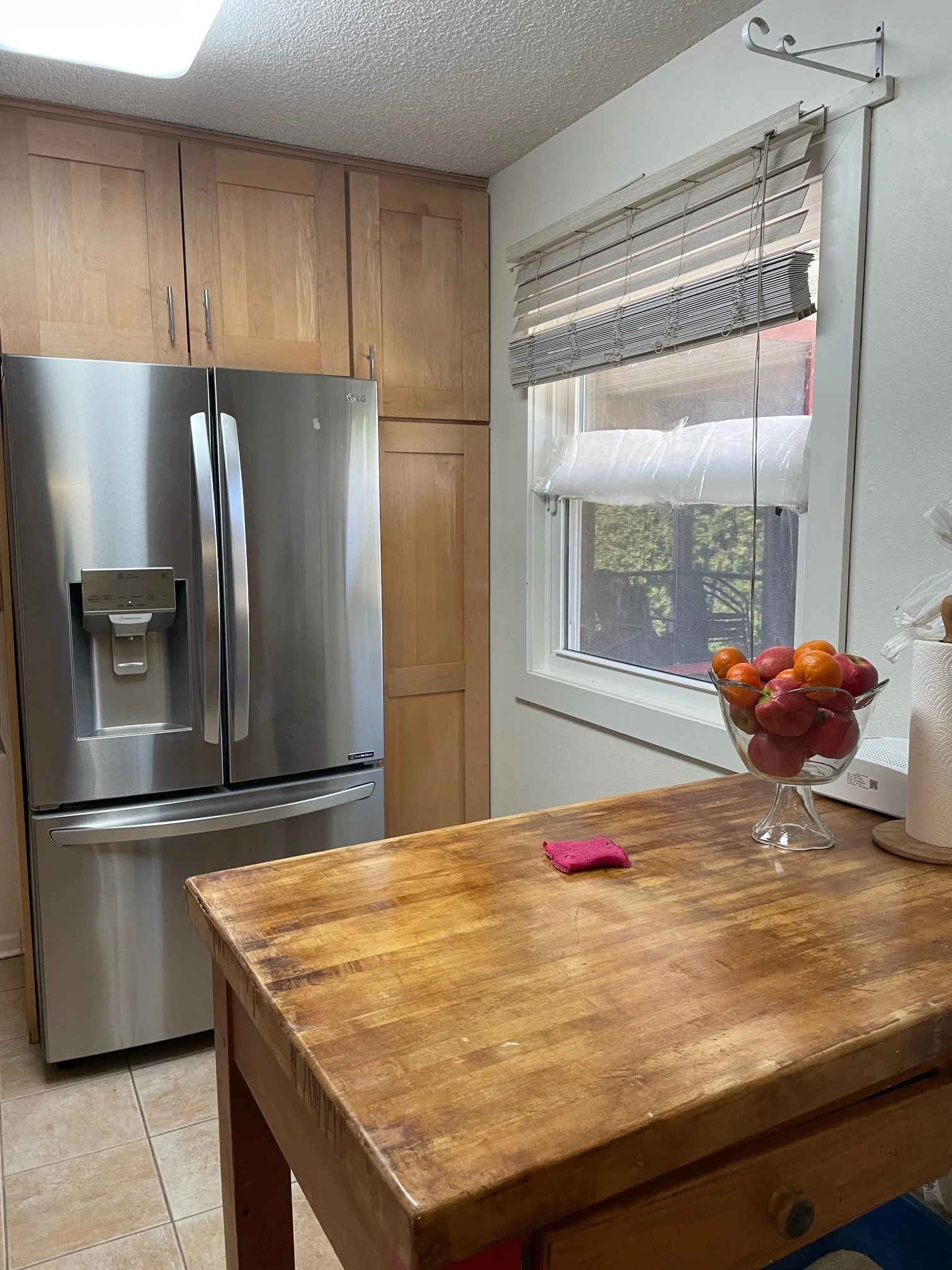 Newly tidy kitchen (with refrigerator)