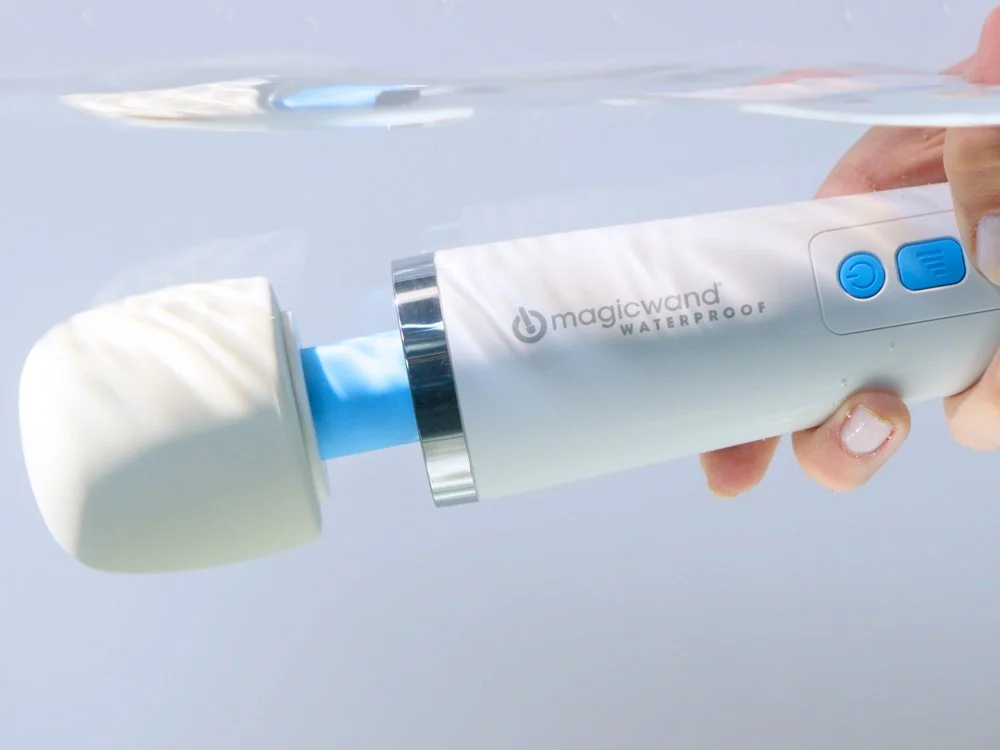 Magic Wand Waterproof HV 360 Under Water.jpg