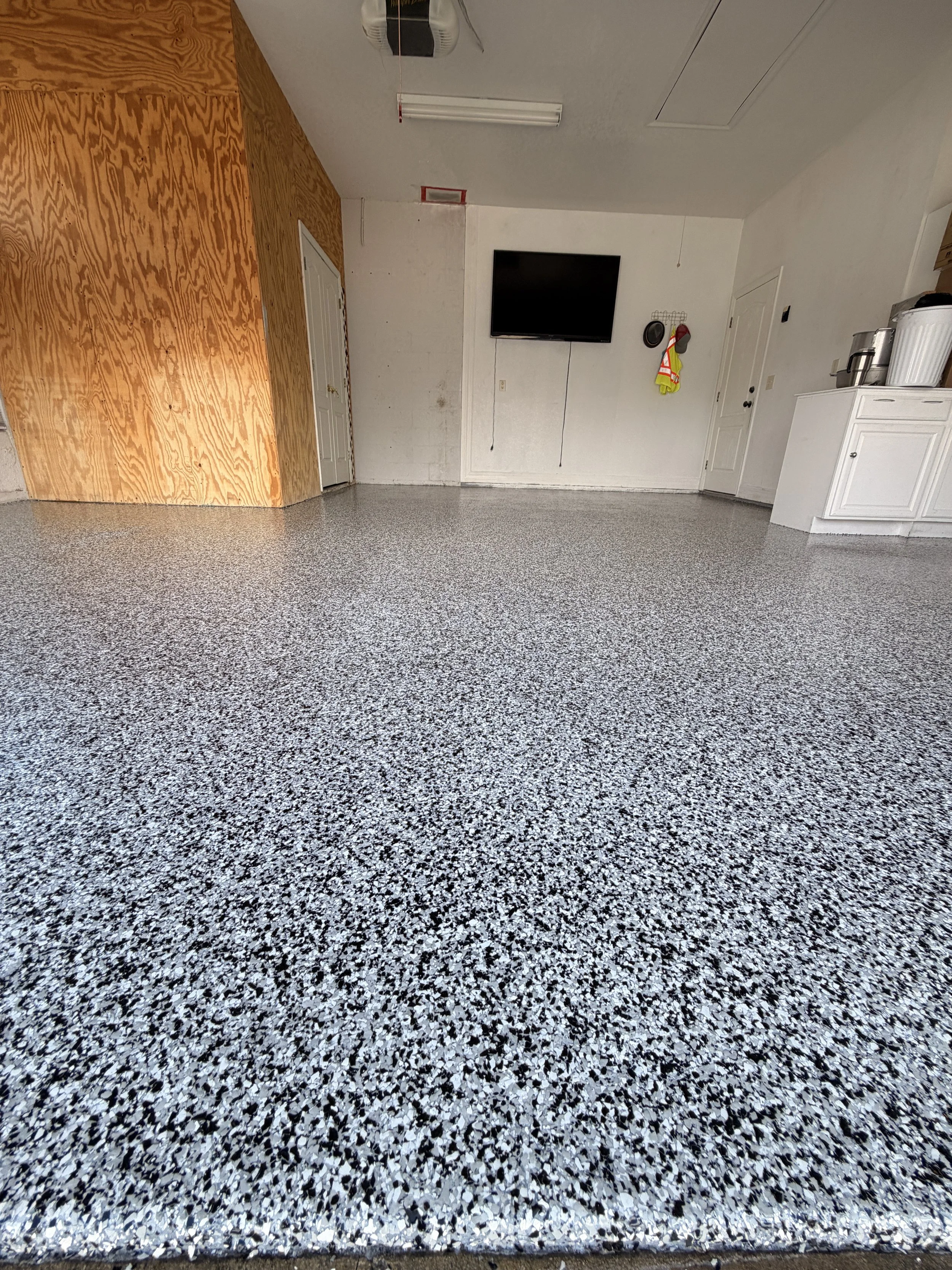 epoxy-garage-floor-clermont.JPG