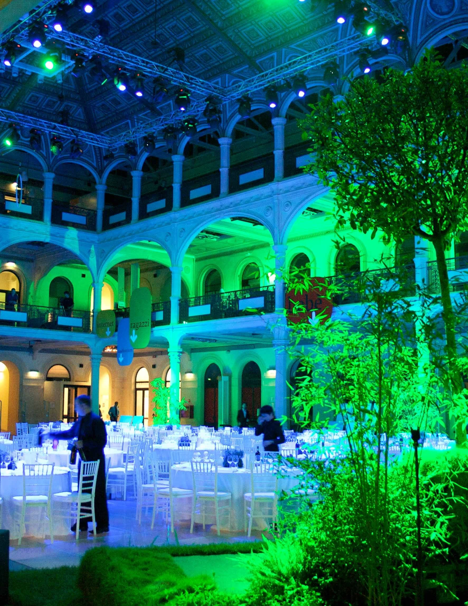 sala borsa bologna.jpg