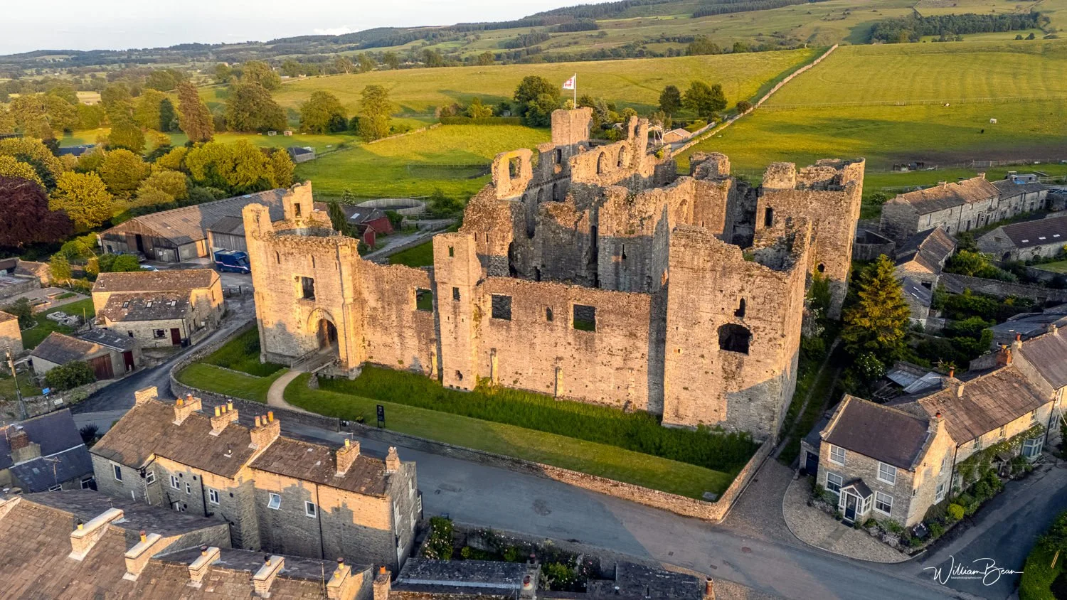 Middleham Castle Home of Richard III-0001.jpg