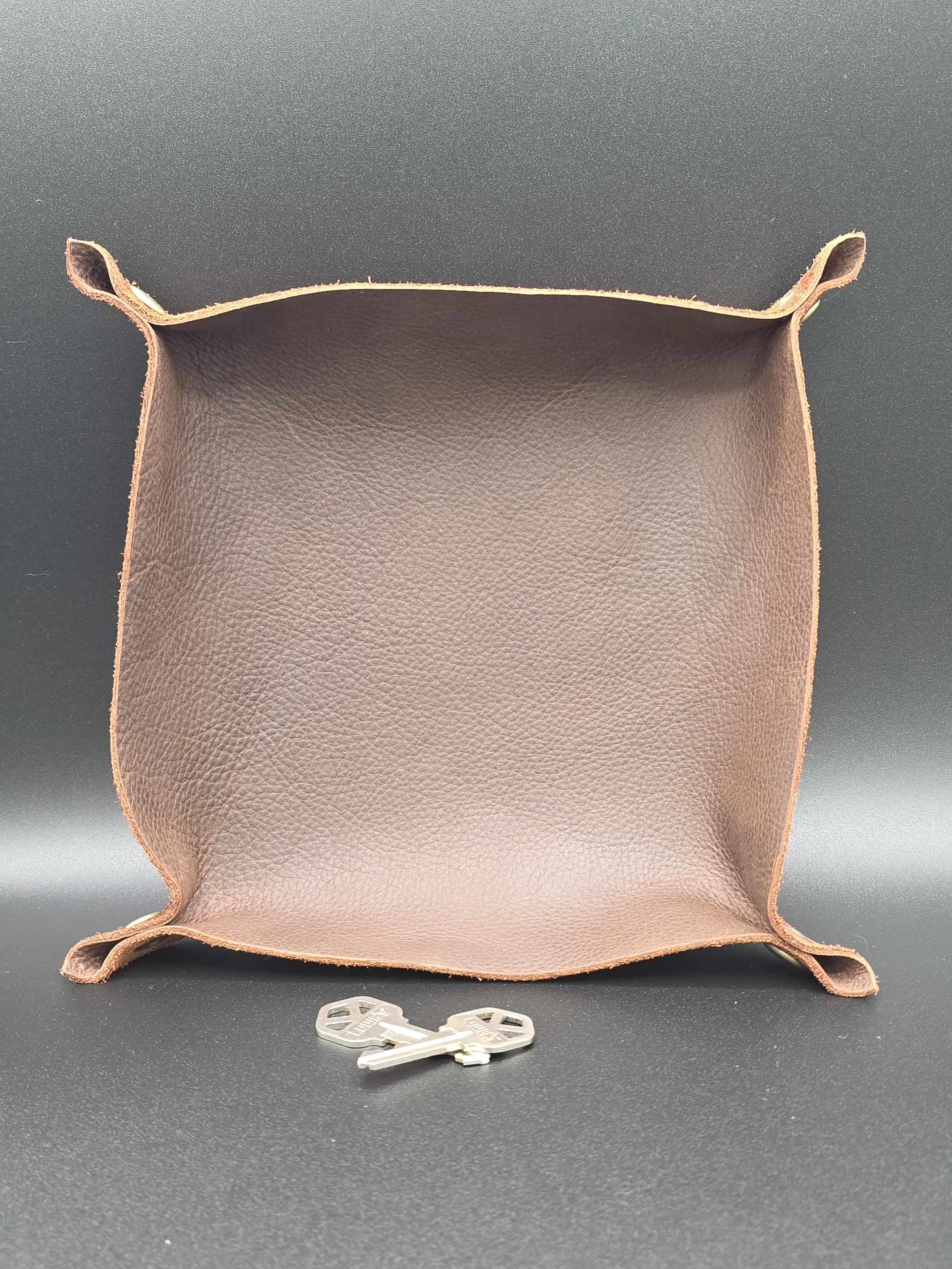 brown pebbled hd catch.jpg