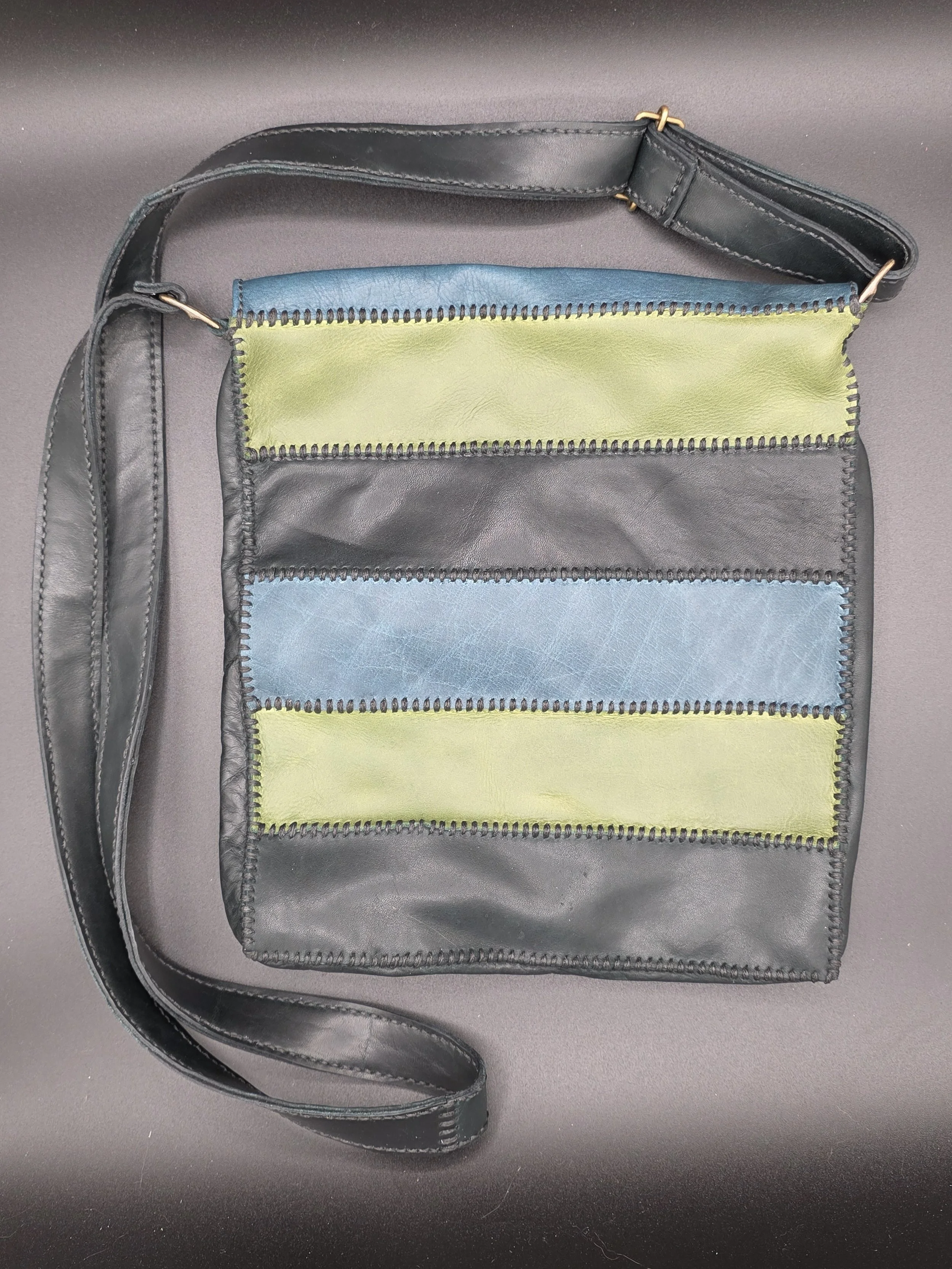 blue green bag back.jpg