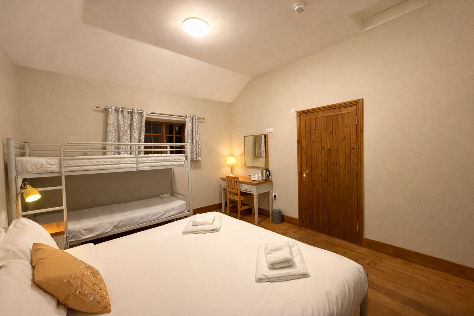 Family Room with Bunk Beds (Up to 4 Guests)