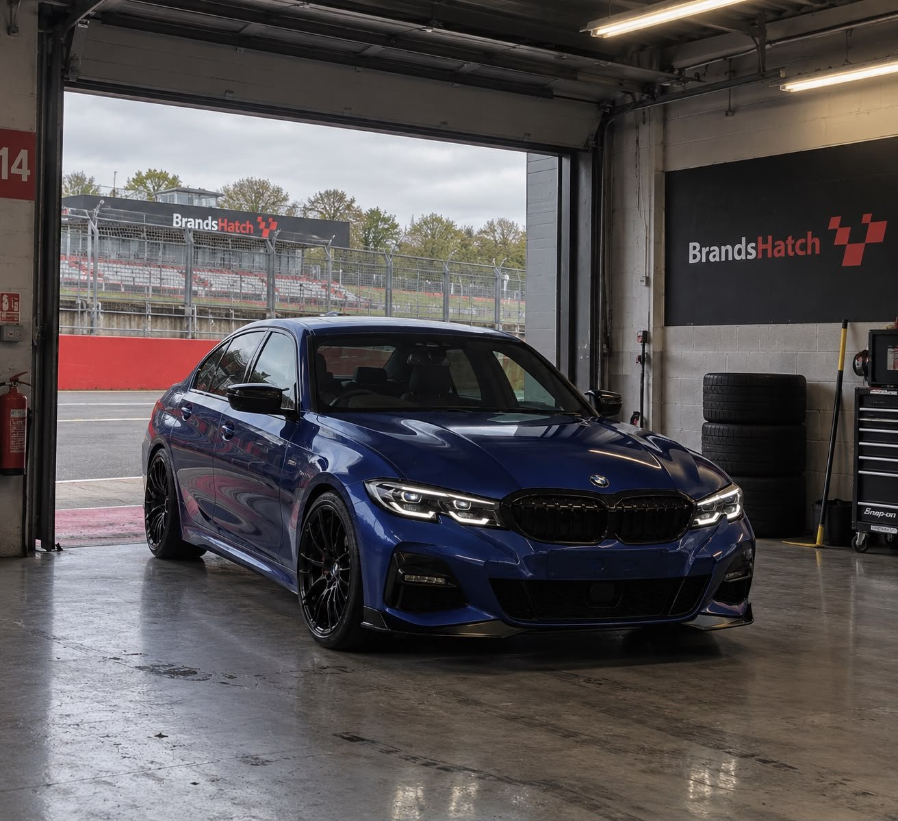 330i.jpeg
