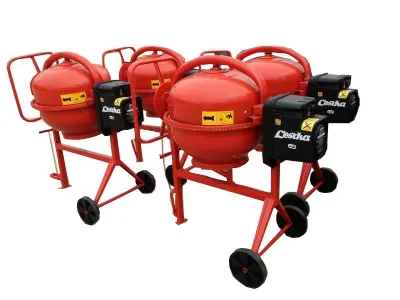 Rote, elektrische Betonmischer (Freifallmischer) der Marke Lescha mit robuster Mischtrommel, Handrad und Transporträdern zur Miete für das zuverlässige Anmischen von Beton, Mörtel oder Putz auf Baustellen und im Heimwerkerbereich.