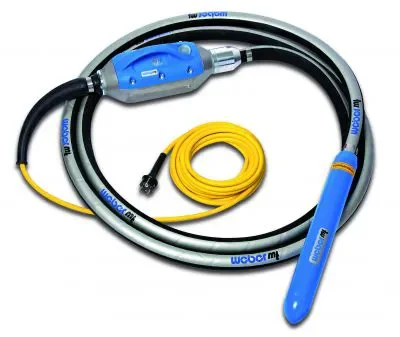 Elektrischer Hochfrequenz-Betoninnenrüttler (Flaschenrüttler) der Marke Weber mt mit markantem blauem Rüttelkopf, robustem Schutzschlauch, integriertem elektronischem Umformer und langem gelbem Stromkabel