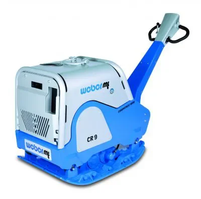 Sehr schwere, reversierbare Hochleistungs-Rüttelplatte (Vibrationsplatte) der Marke Weber mt (Modell CR 9) in Blau und Silber mit vollflächiger, robuster Motorabdeckung und ergonomischem Führungsbügel.