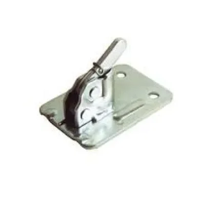 Verzinktes Federspannschloss (Schalungsklemme) aus Metall mit Grundplatte und Hebelmechanismus zur Miete als Schalungszubehör für das schnelle, stufenlose und sichere Spannen von Schalungsdrähten bei Betonierarbeiten auf Baustellen.