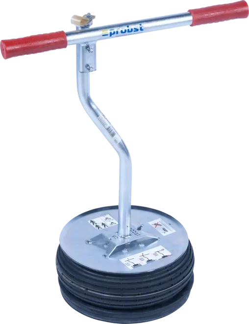 Manueller Vakuum-Plattenheber der Marke Probst mit roten Handgriffen und rundem Saugteller zur Miete für das ergonomische und sichere Heben und Verlegen von glatten Stein- und Terrassenplatten.