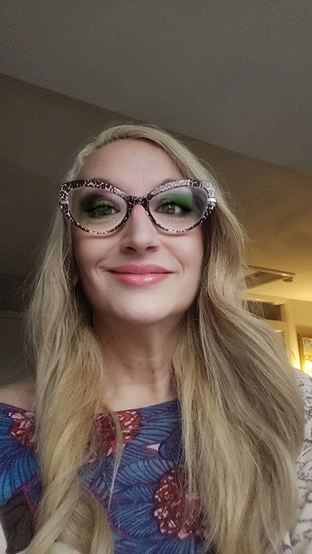 I am a qualified native Italian Teacher, with years of experience. Dai, studiamo l'italiano insieme! Share my Italian passion!