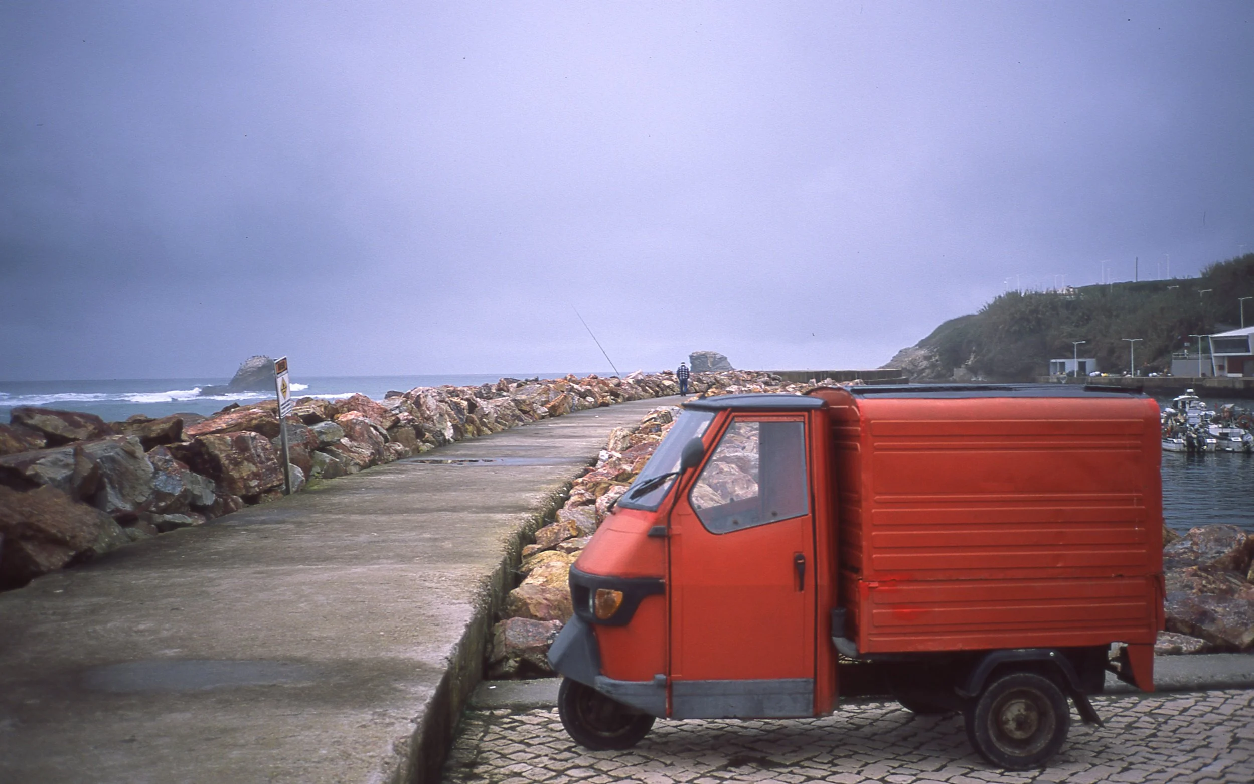 20210403 Contax T2 Provia 100 025.jpg