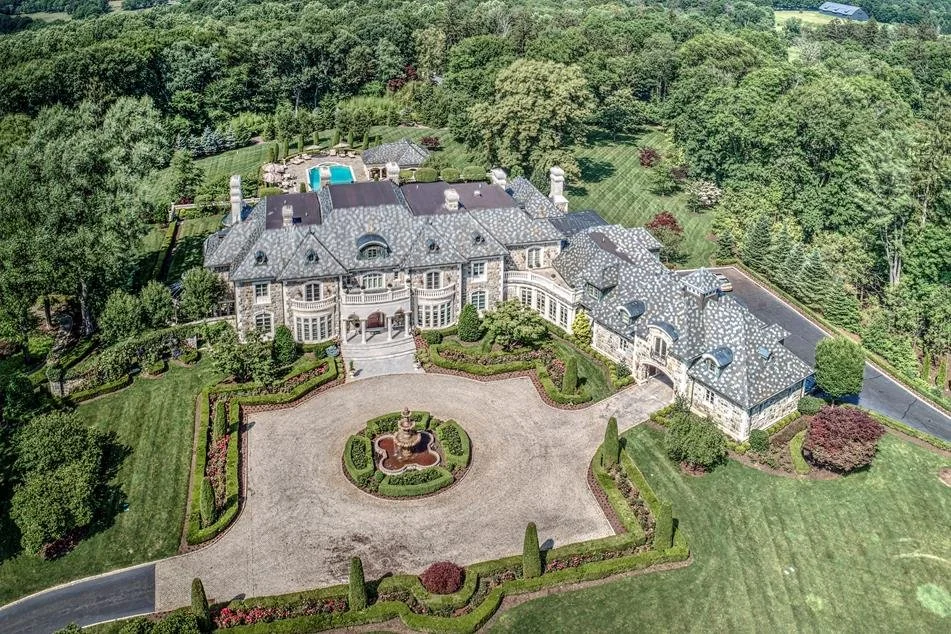 Nearby estate context (representative imagery)