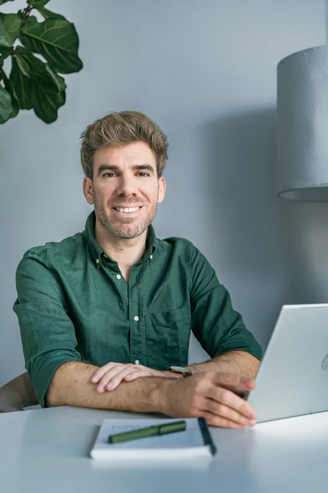 portrait-professionnel-perpignan-coach-travail-bureau.webp