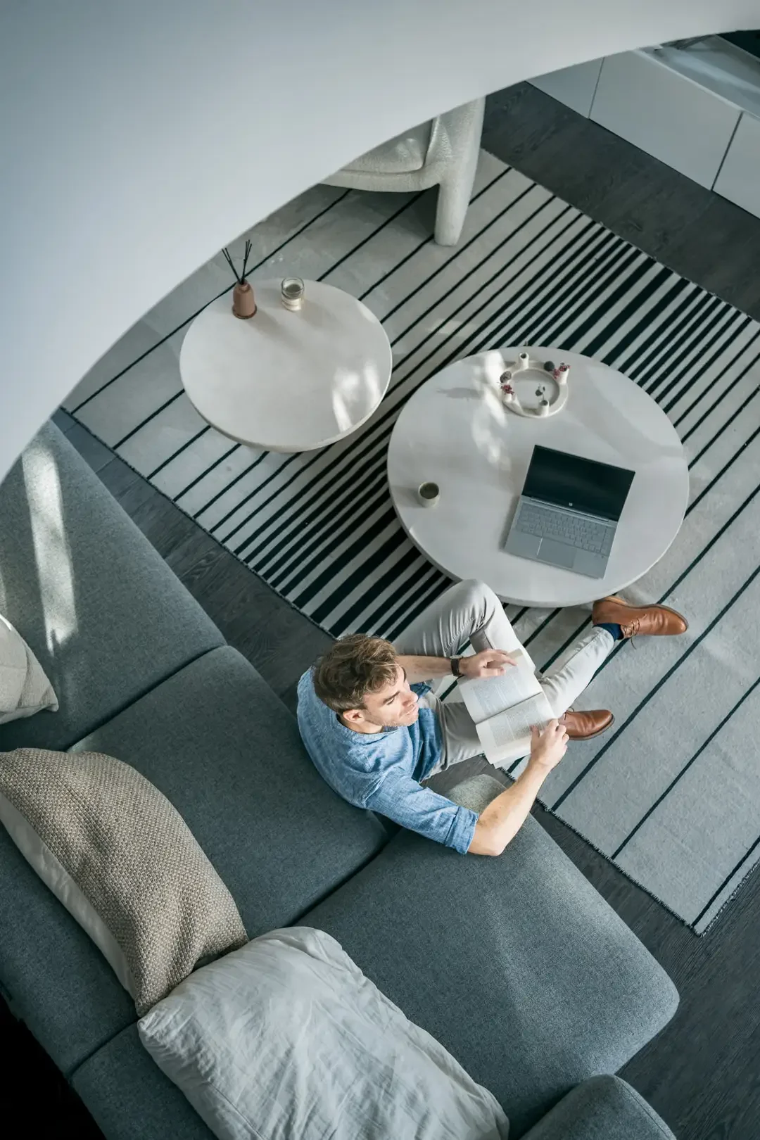 portrait-coach-perpignan-vue-aerienne-interieur.webp