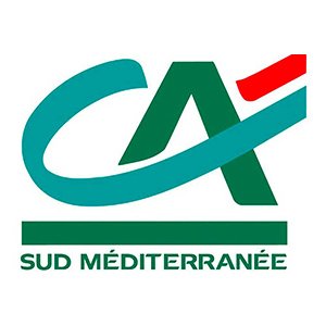 Logo de Crédit Agricole Sud Méditerranée avec une lettre stylisée et une bande multicouleur