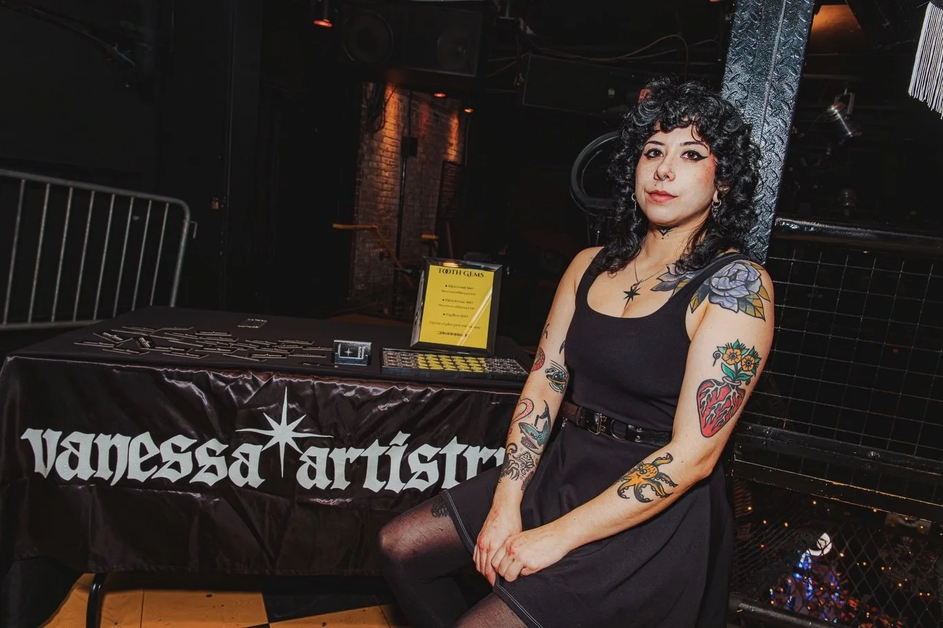 Always the best time at @mtlpunkrockfleamarket 💕

Thank you to everyone who came to see me, it was a crazy day as always!

Photos by @mihaontour ❤️