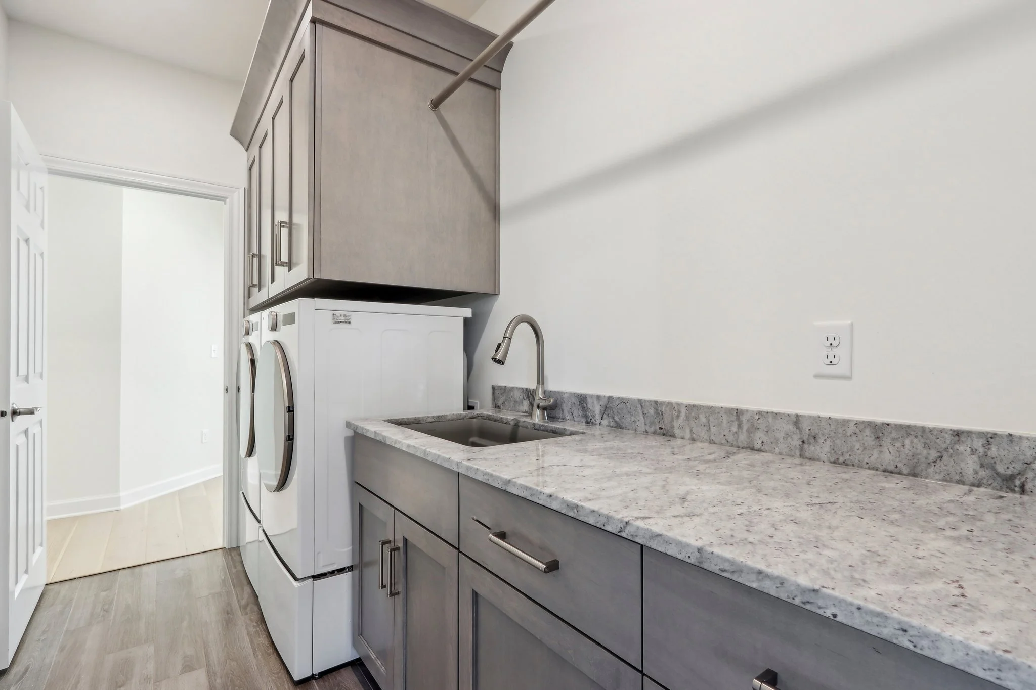 26-web-or-mls-Ridgeway Point-026.jpg