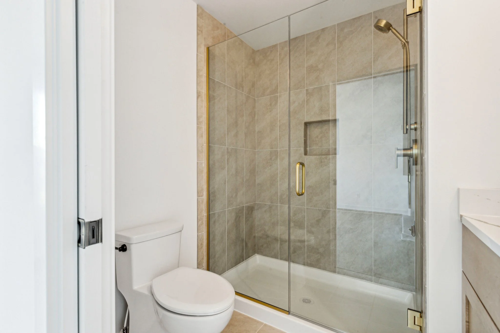 04N135 Norton Lake Circle-039.jpg