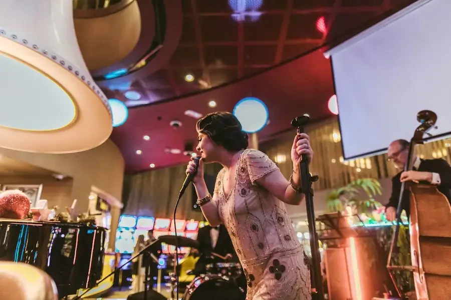 This band covers pop songs in a jazz version, perfect for Roaring 20s and Great Gatsby parties!