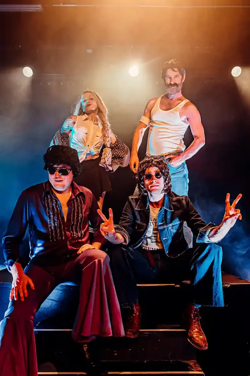 This show is especially designed for hotels & resorts. Let your guests enjoy the best music from Hollywood stars like Elvis Presley, Elton John and Lady Gaga.