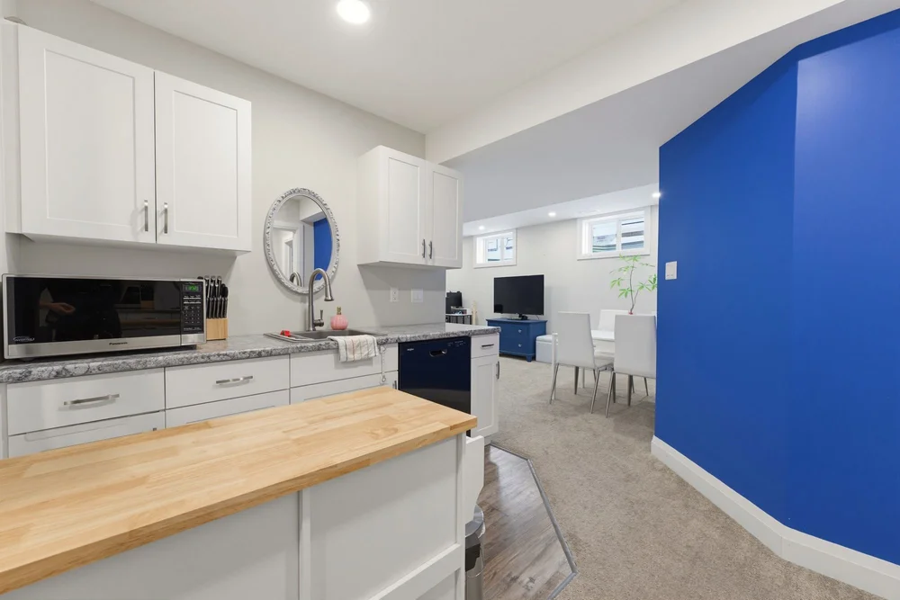 98 Woodberry Cres — Finished lower level
