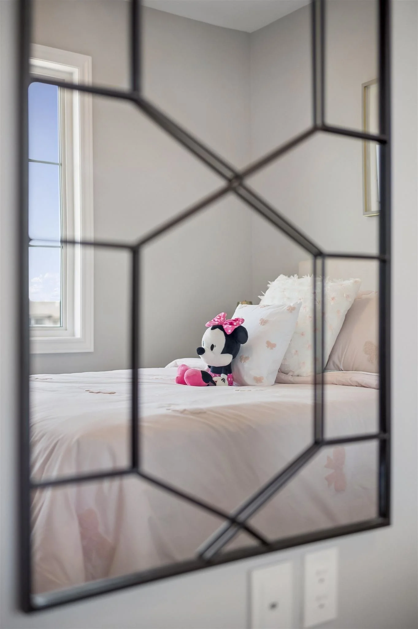 8 Oat Lane — Second bedroom reflected in mirror