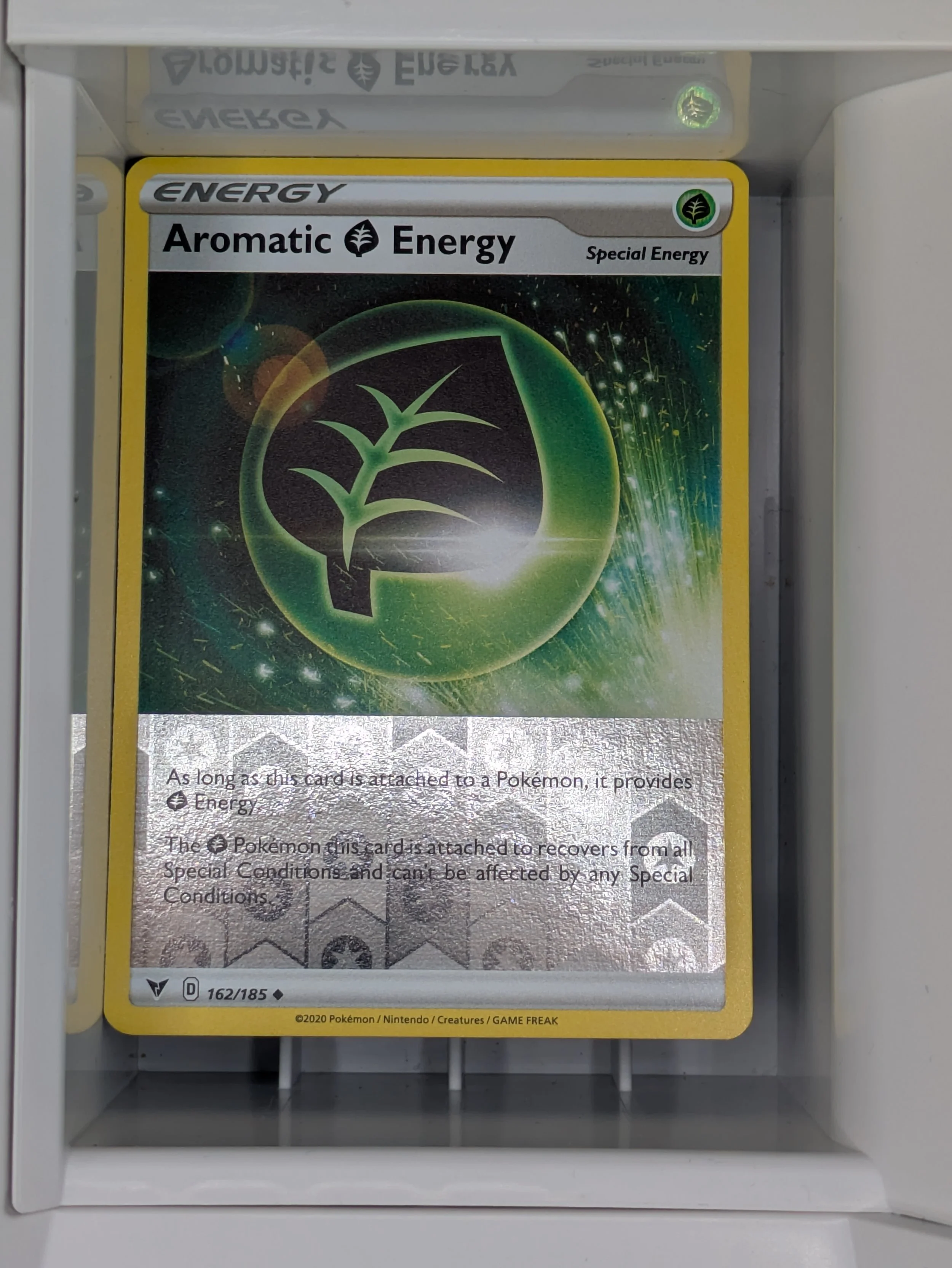 Aromatic Energy 162/185 reverse Holo Light Played