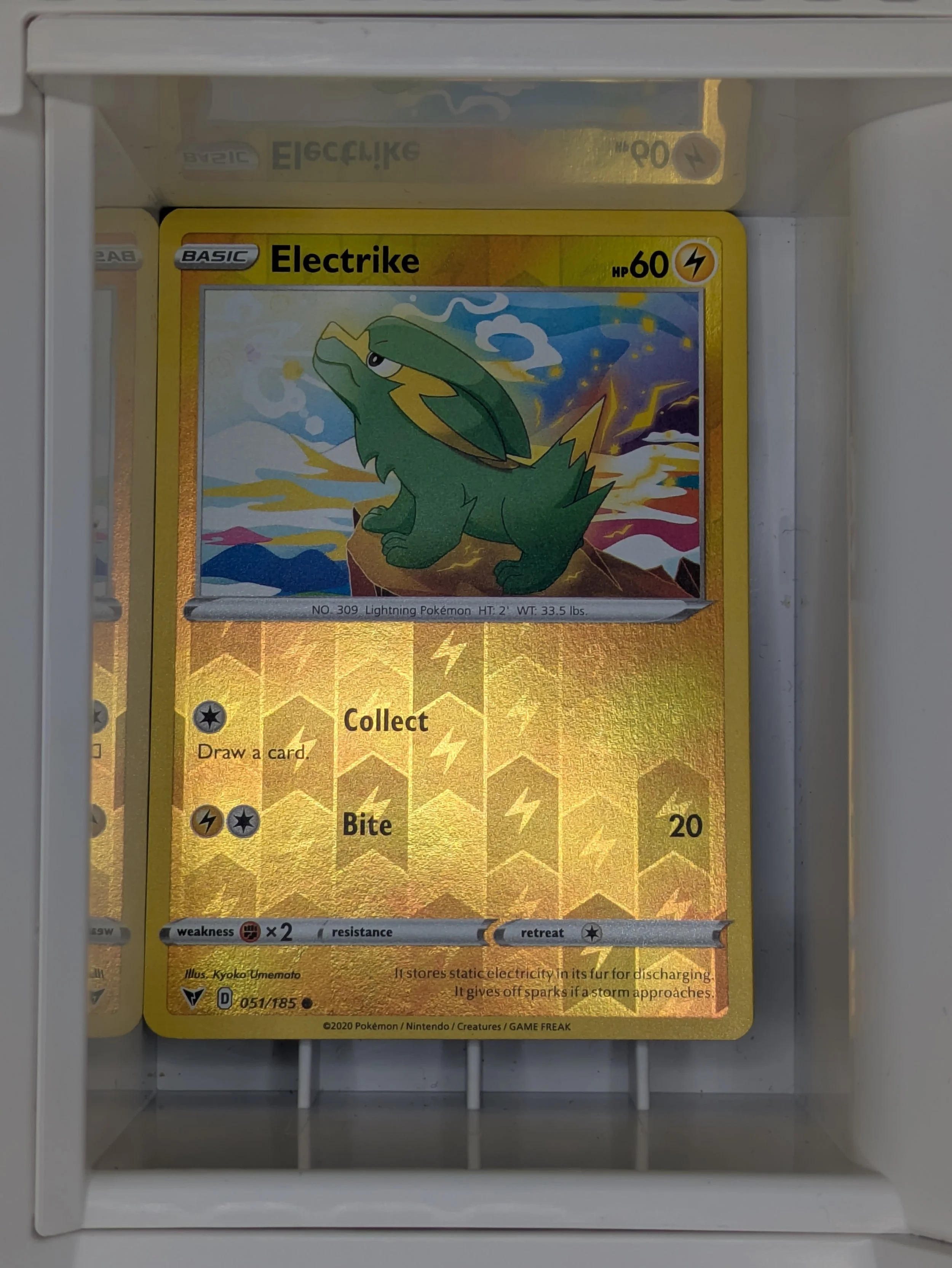 Electrike 51/185 Reverse Holo Light Played