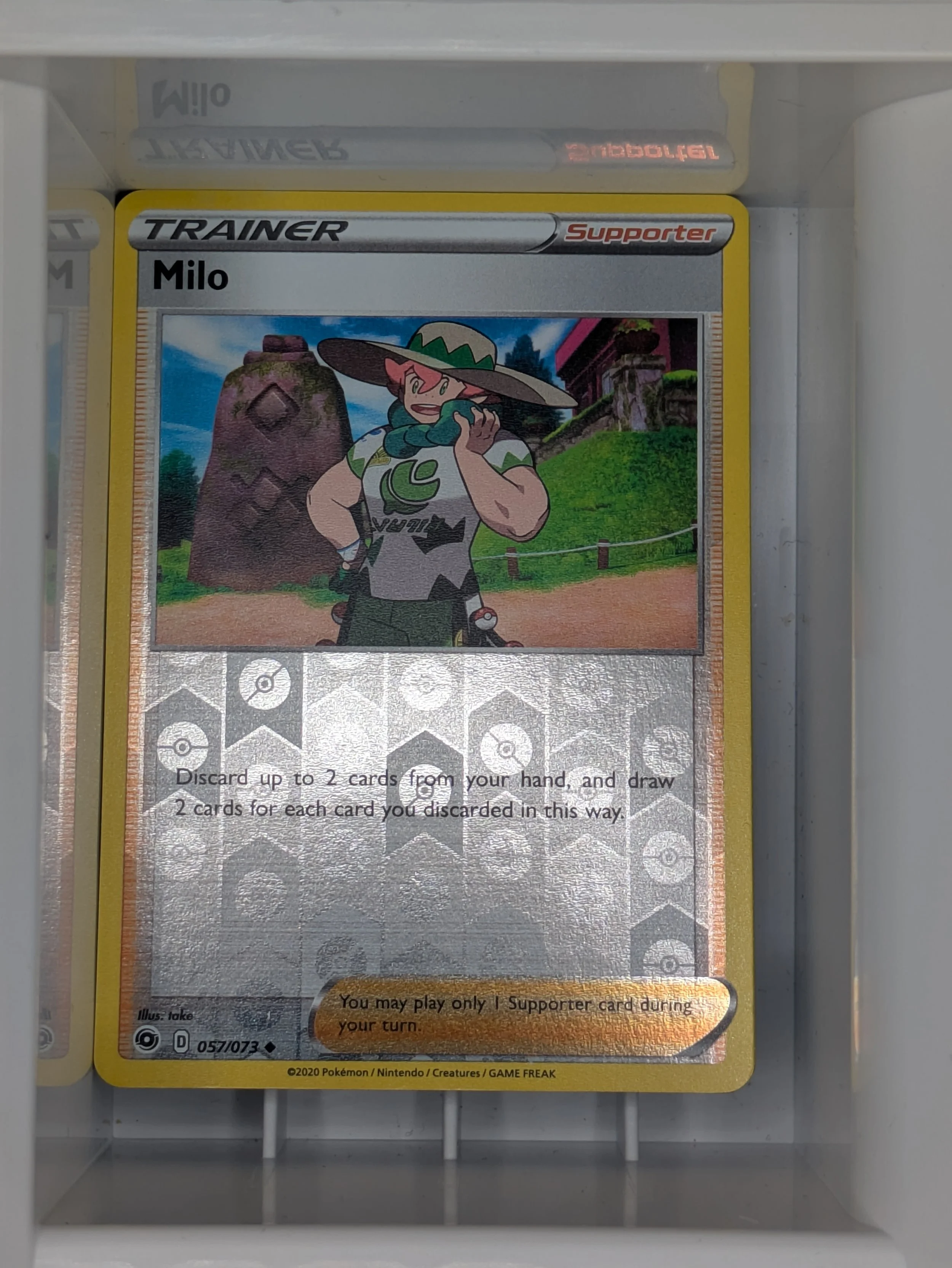 Milo 57/73 reverse Holo Light Played