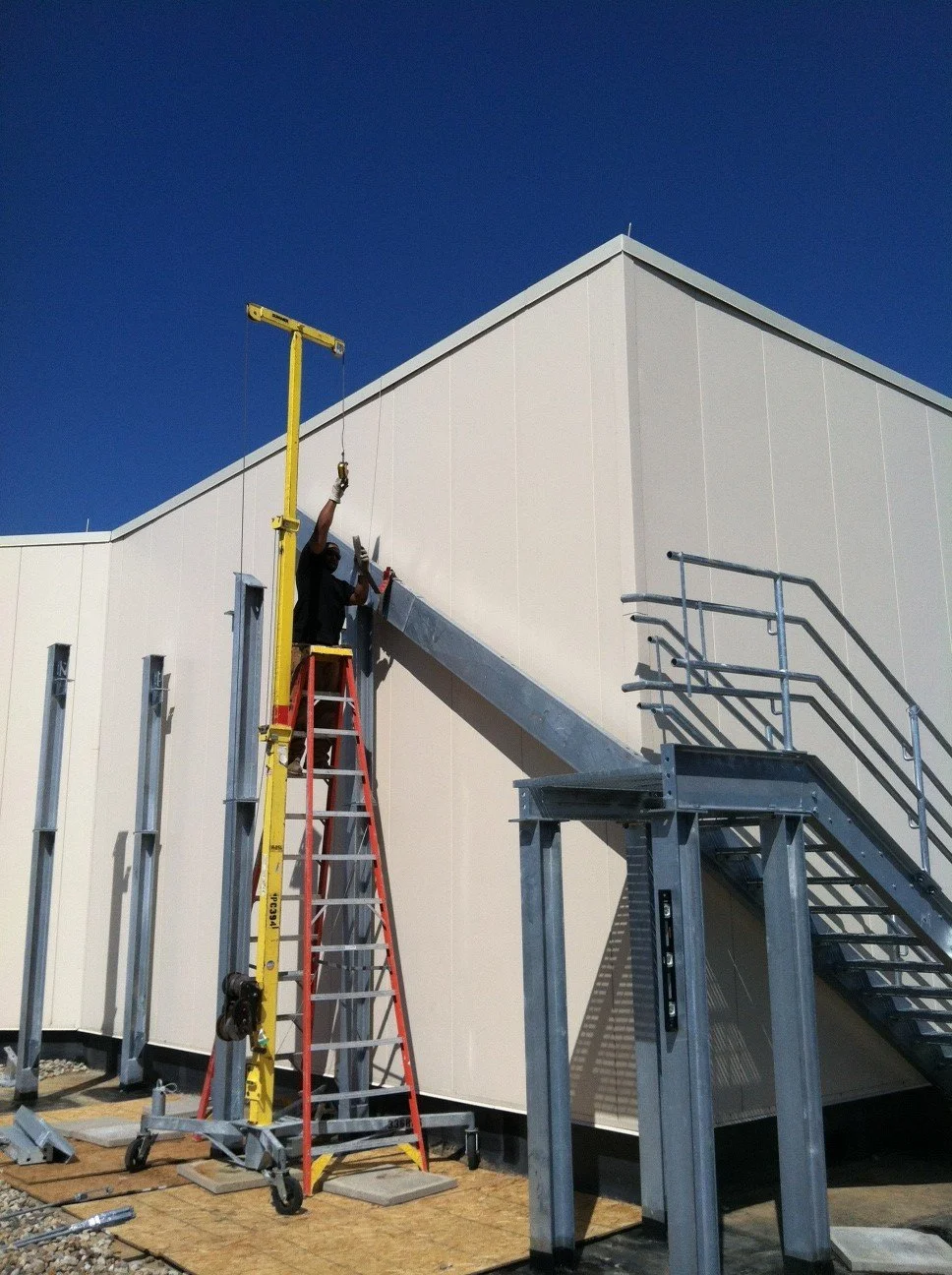 Arnett Hosp stair erection 1   04 29 2013.jpg