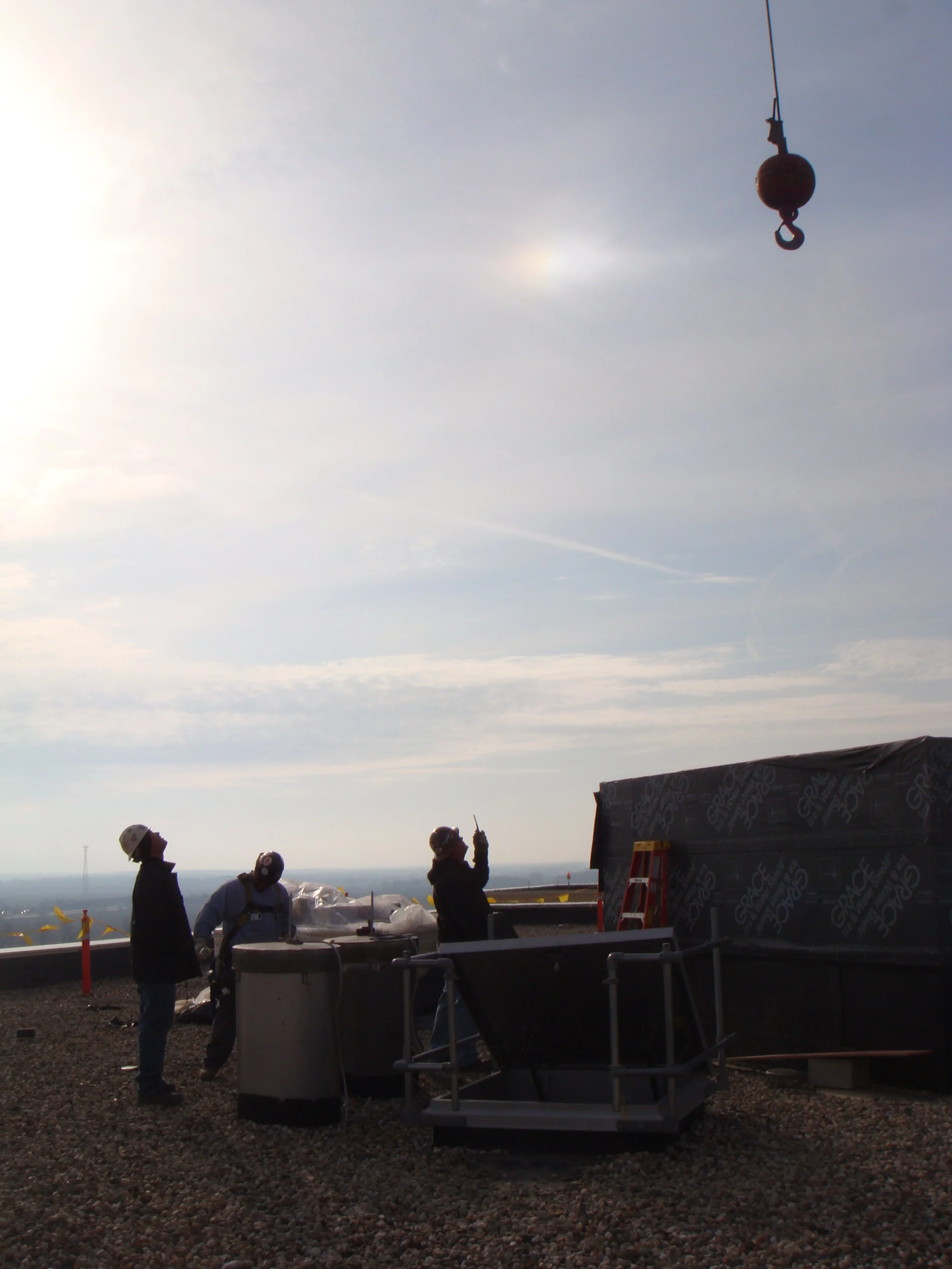 IUH ARNETT Hosp_Crane at work  Feb 2012.JPG