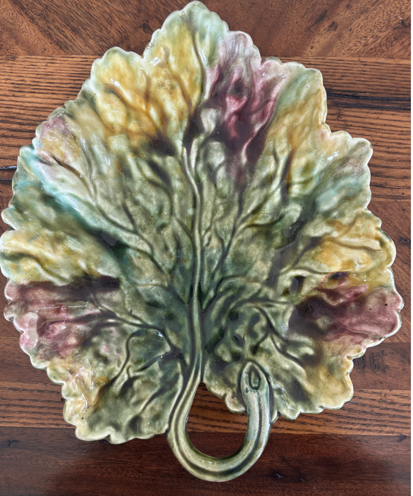 Majolica Maple Leaf Plate