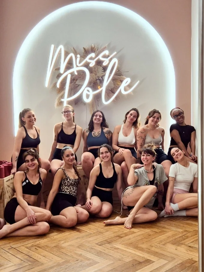 Danseuse de pole dance miss pole