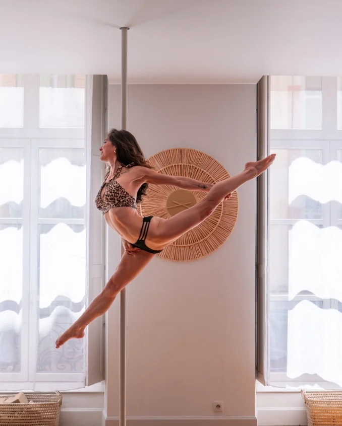 Caroline, professeure miss pole