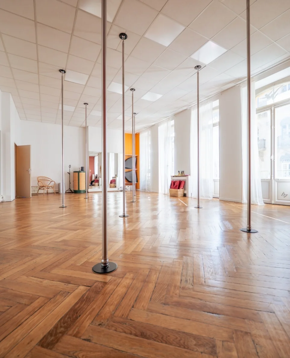 Studio de pole dance rue Alsace Lorraine à toulouse miss pole