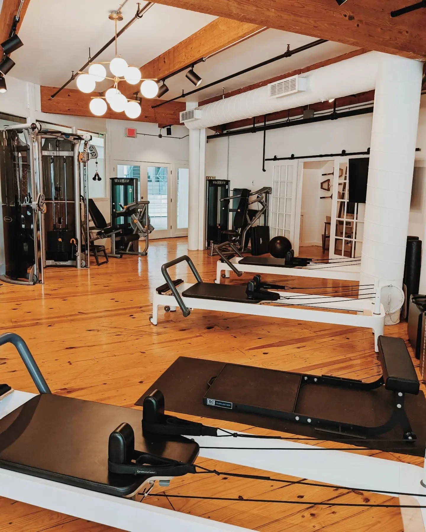 It's Self-Care Sunday - your day to unwind + recharge. 🌿 
Try some of these simple ideas to help you reset for the week ahead! ✨
&bull; Plan your week
&bull; Meal prep
&bull; Read a book 
&bull; Stretch 
&bull; Meditate
&bull; Go for a walk 
&bull; 