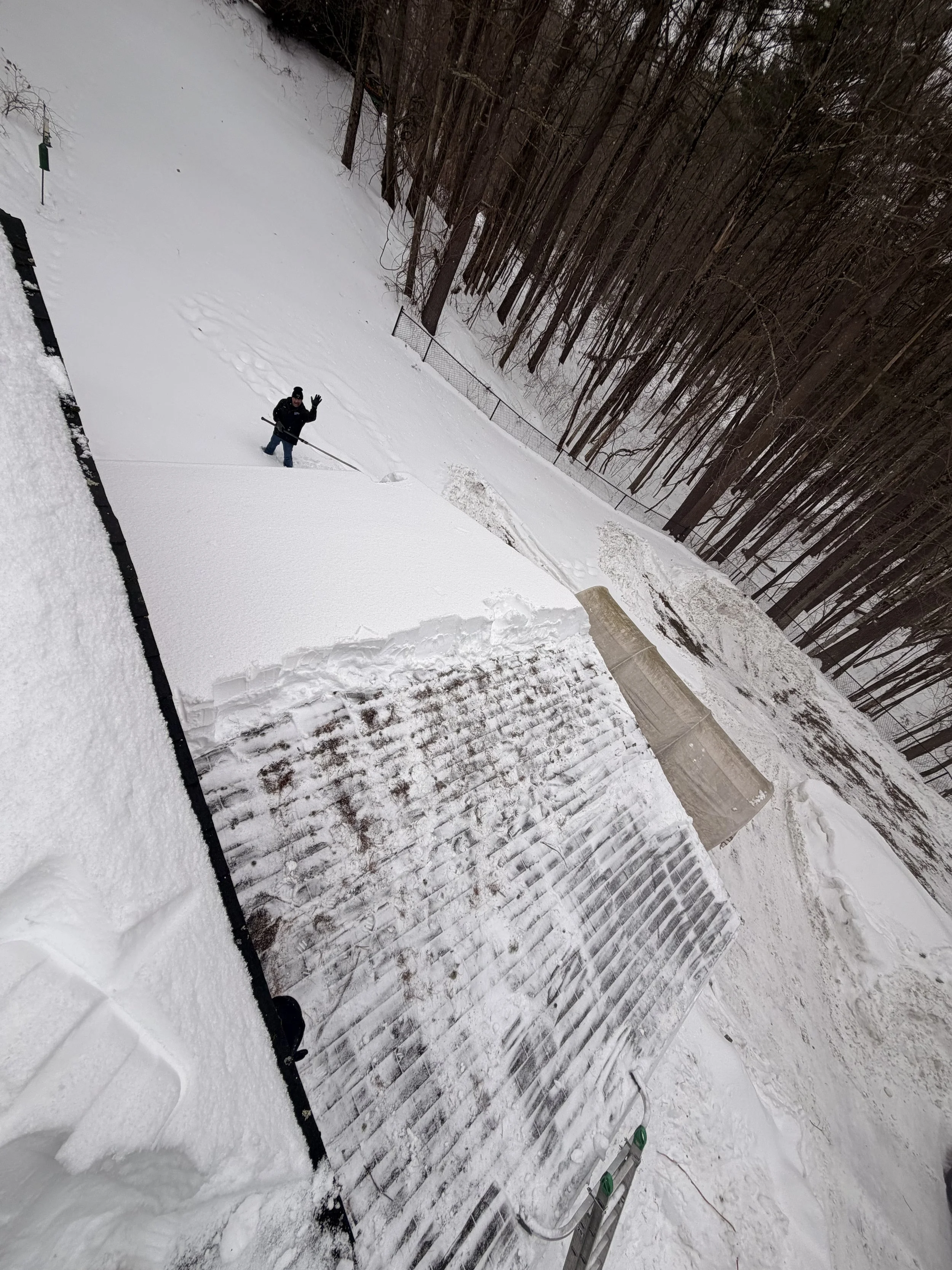 Clearing a Full Roof With Over a Foot of Snow!