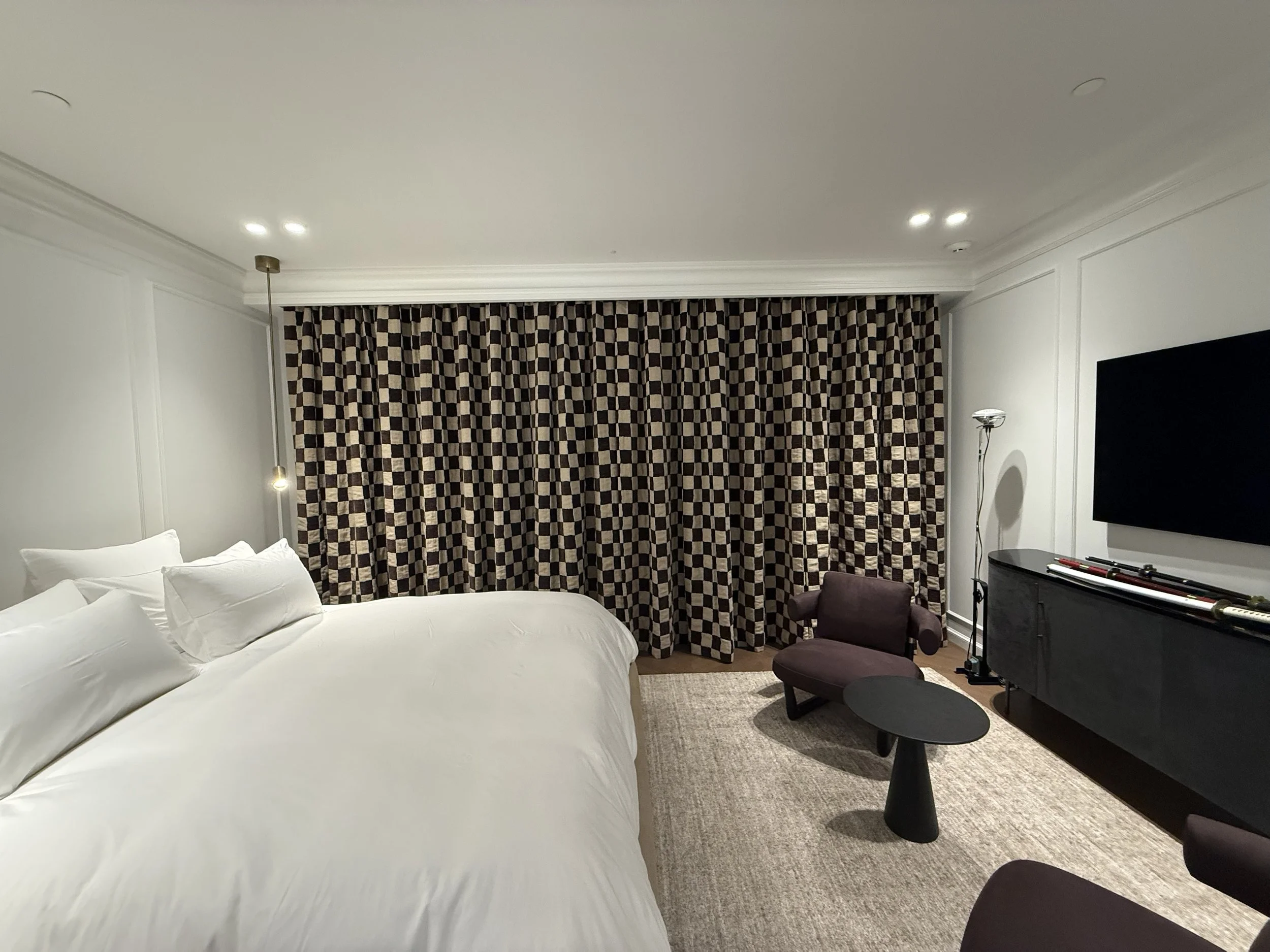 04-checkerboard-bedroom-drapery.jpg