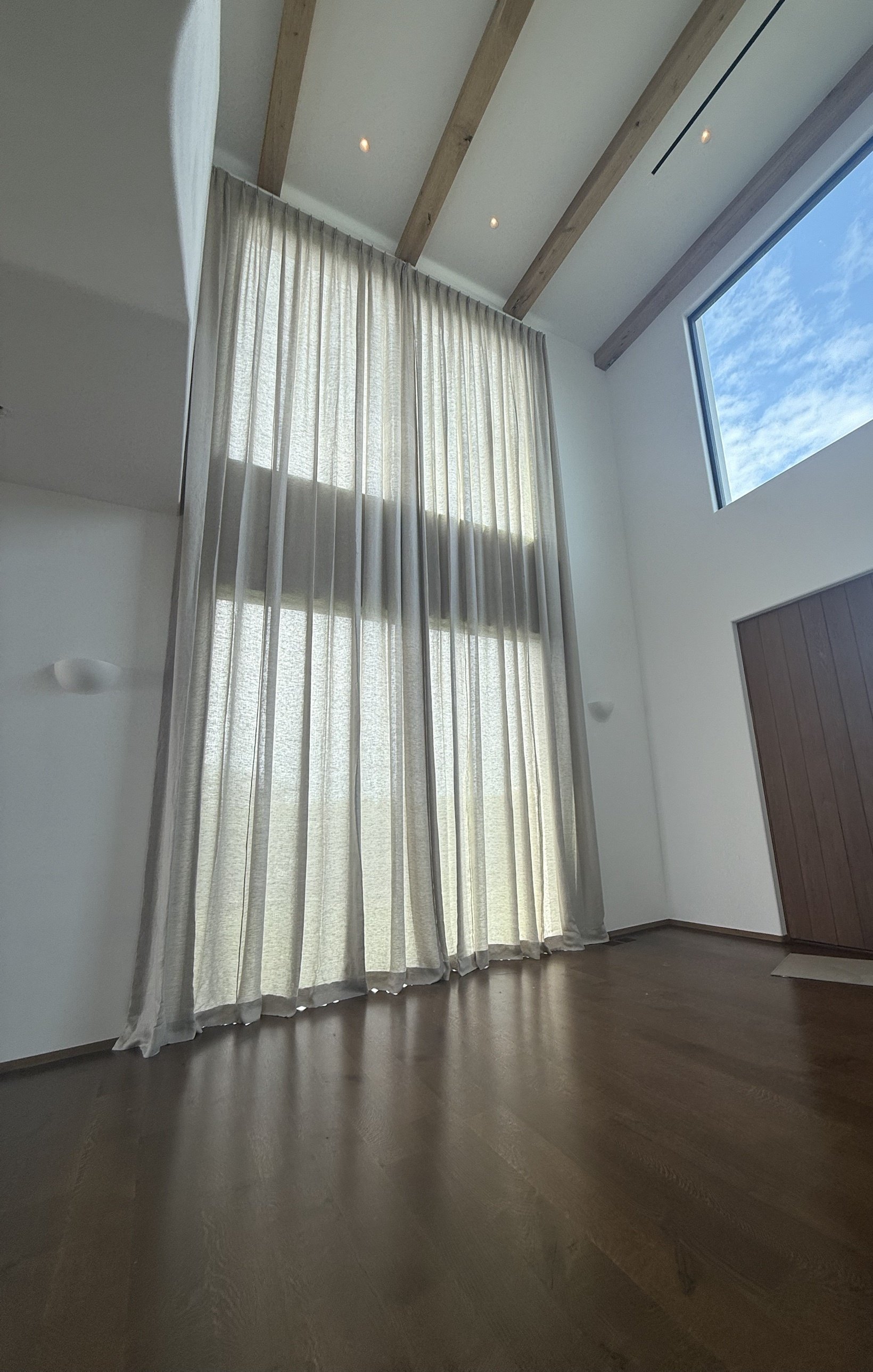 14-double-height-foyer-sheers.jpg