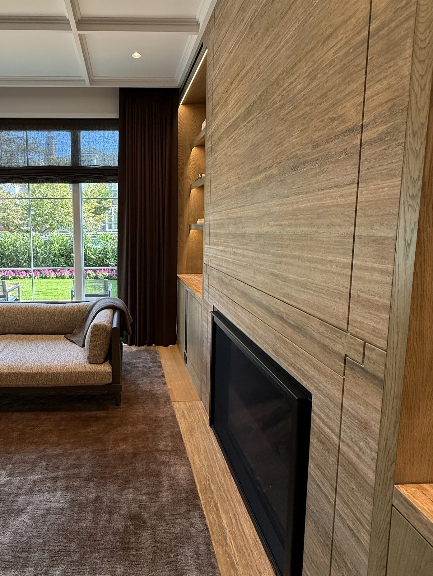 06-living-room-fireplace-drapery.jpg