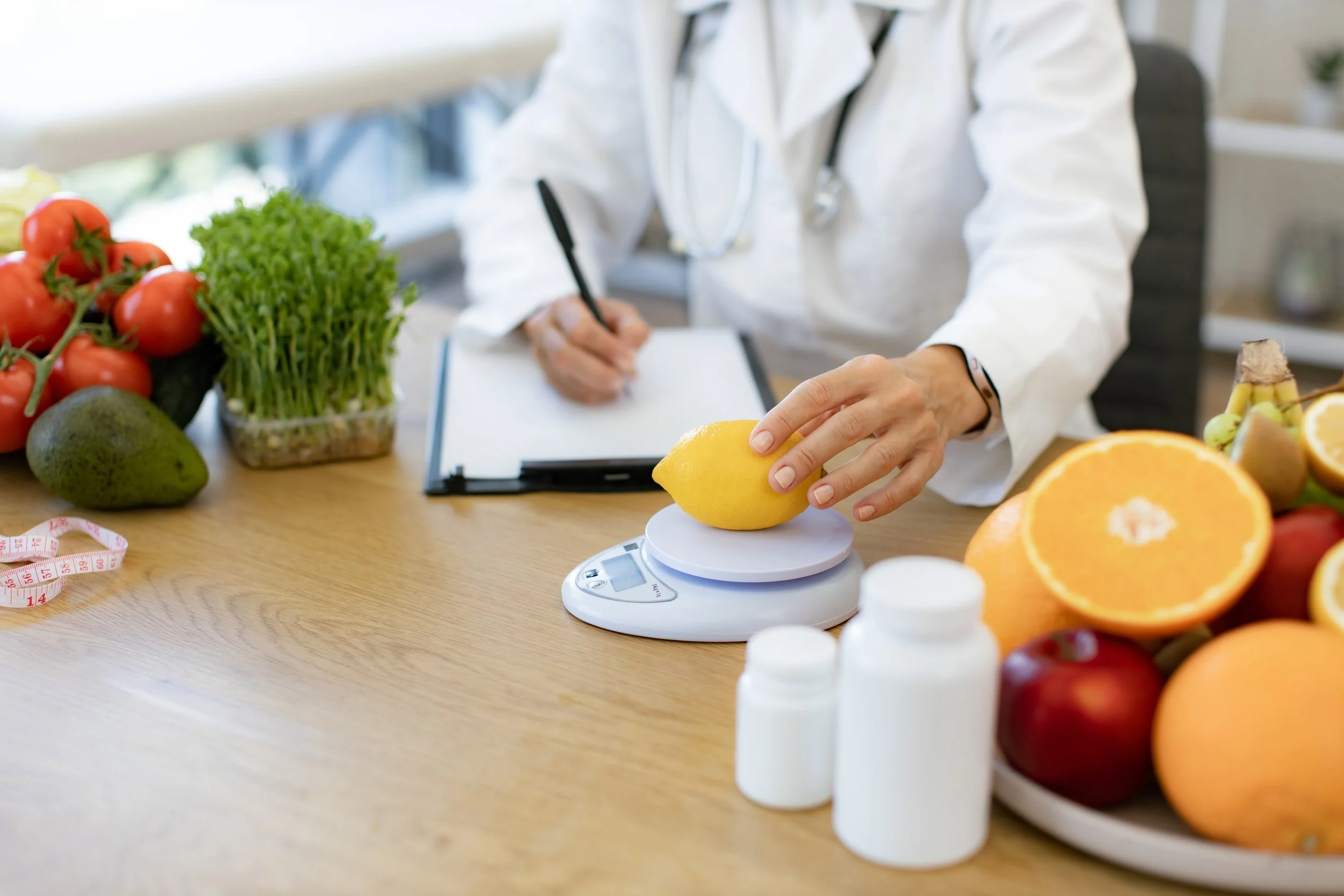 Pesaje de los alimentos para una dieta precisa