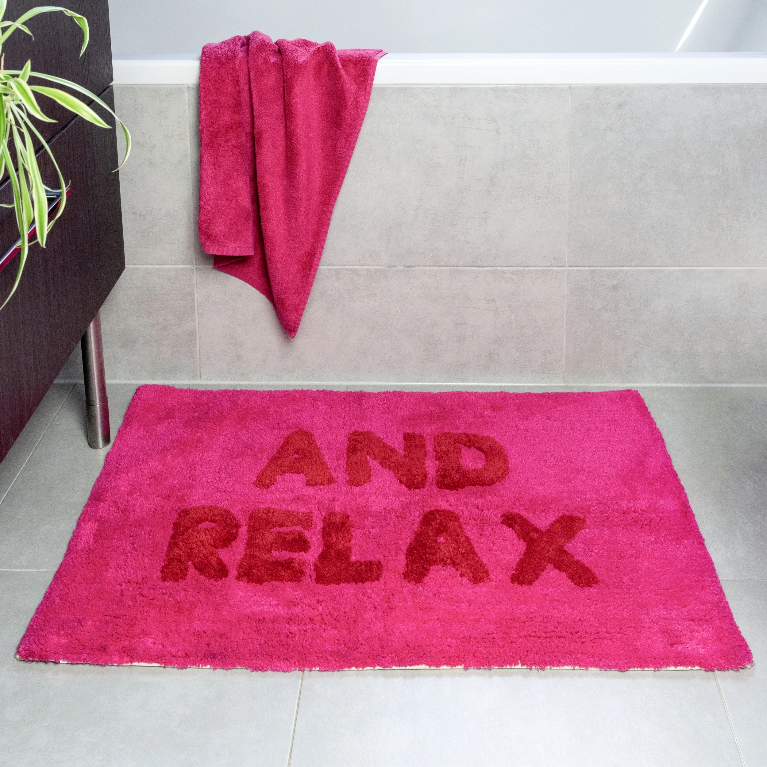 30119_Tufted-cotton-bath-mat-'AND-RELAX'-pink_SL_1.jpg