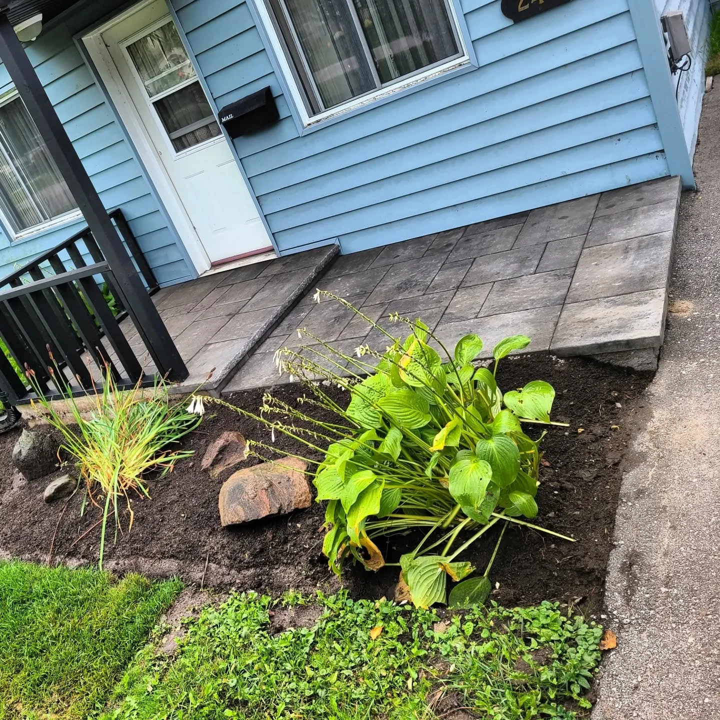 Its always nice to be invited back the following year for the front yard after transforming the back yard.